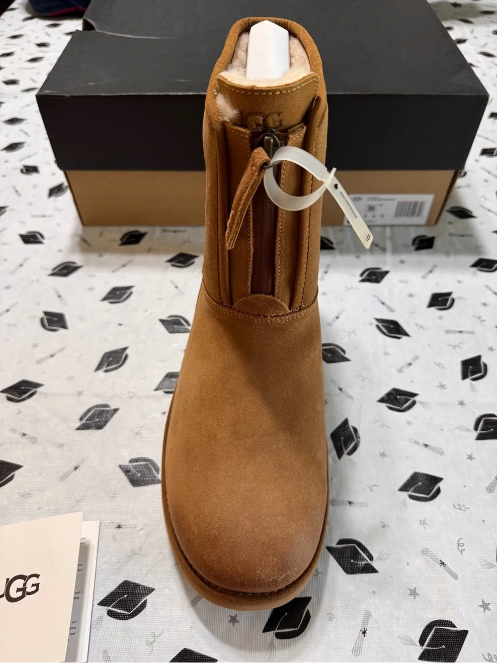 UGG Men's Short Classic Short Front Zip RIGHT BOOT ONLY- Beige